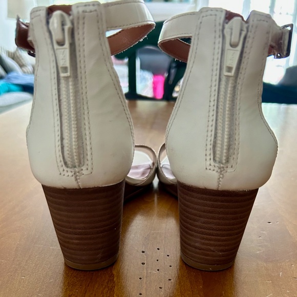 Lucky Brand “Jodella” White Leather Wedge Sandals, Size 8 EUC - Picture 6 of 8